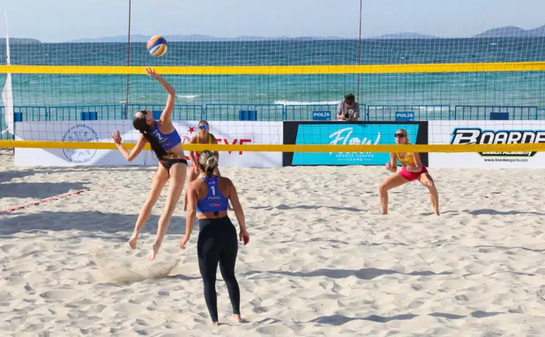 Çeşme’de Uluslararası Grand Slam Plaj Voleybolu heyecanı yaşandı