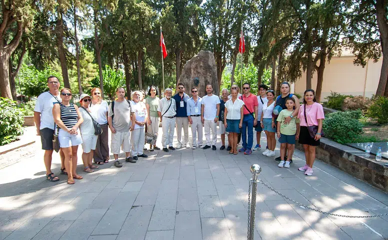 ‘Atatürk’ün Adımlarıyla Karşıyaka’ turlarına yoğun ilgi