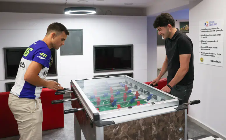 Buca'da Üniversitelilere Tam Destek