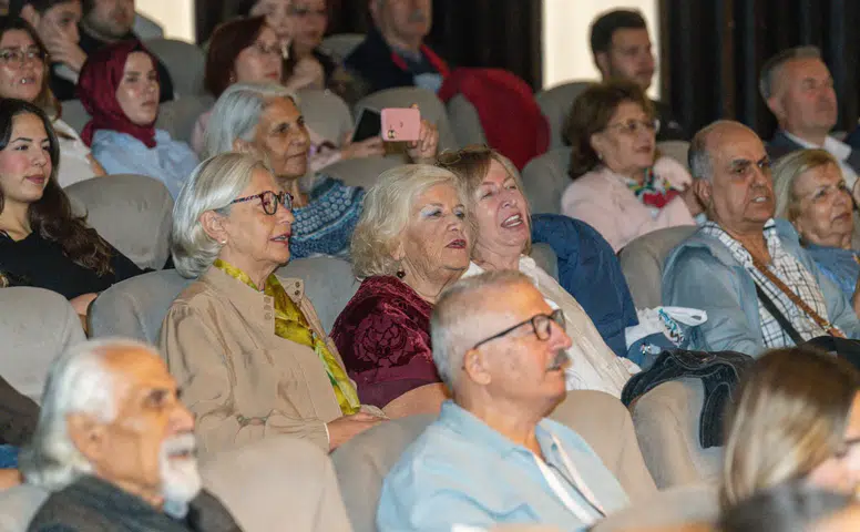 İzmir İleri Yaş Sempozyumu’nda gündem: Afetlerde yaşlıların güvenliği