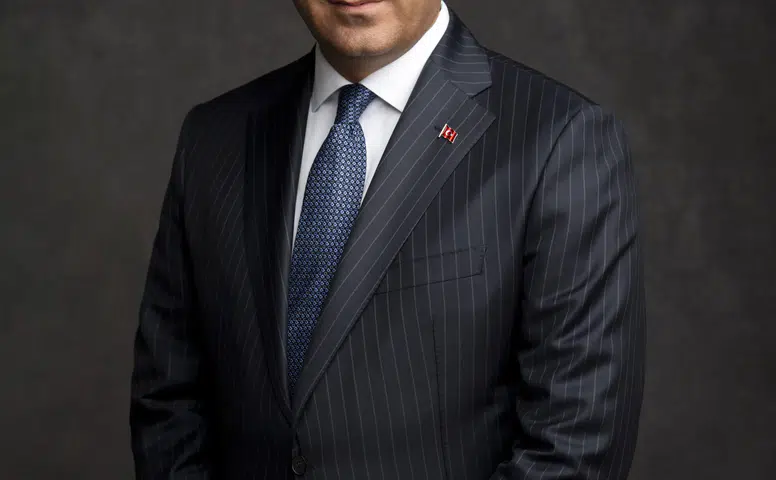 Çiğli Belediye Başkanı Onur Emrah Yıldız, AK Parti'ye geçti