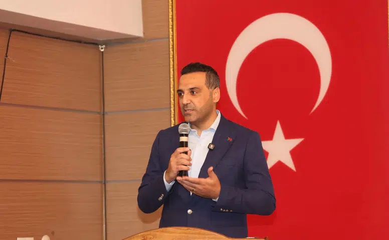 Çiğli’de Cumhuriyet Coşkusu Fotoğraf Sergisi ve Sinema Gösterimiyle Taçlandı