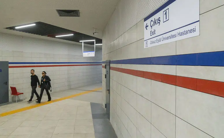 İzmir Metrosu’ndan Dokuz Eylül Hastanesi’ne kesintisiz yaya tüneli açıldı