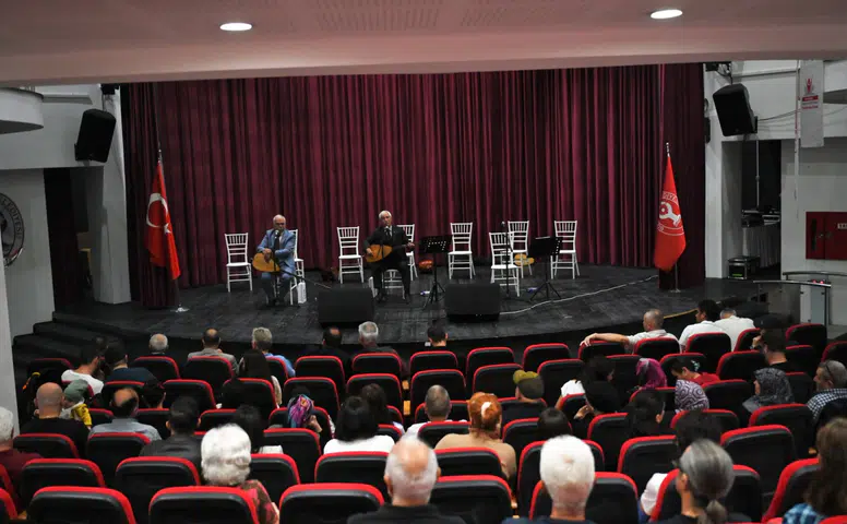 Usta ve çıraklar aynı sahnede