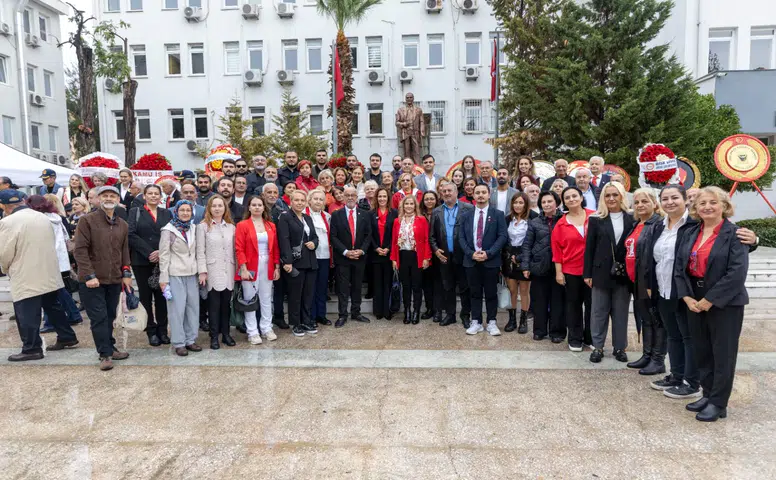 Cumhuriyet’in 103. yılı Karşıyaka’da gururla kutlanıyor
