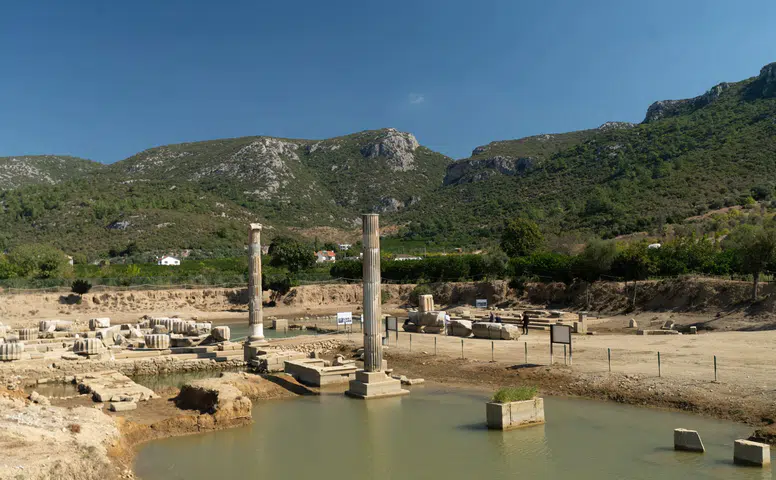 Klaros’ta 3 bin 300 yıllık kehanetin izinde