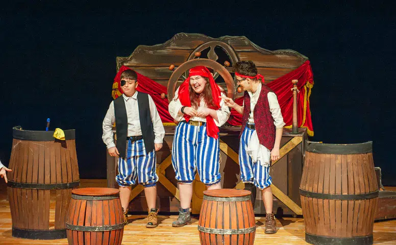 “Peter Pan” çocuklarla buluştu