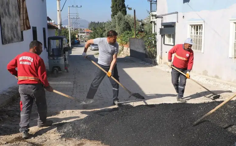 Menderes’te Asfalt Seferberliği Sürüyor