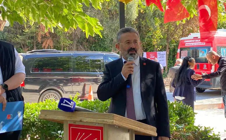 Bornova’da CHP Zirvesi: "Kaleleri Teslim Edenlerden Hesap Soracağız!"