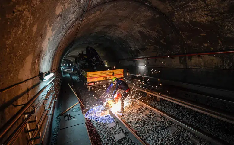 Metro raylarında değişim zamanı