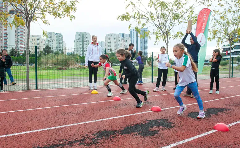 Karşıyaka’da 7’den 77’ye bayram coşkusu