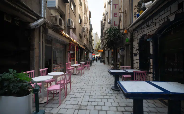 Kıbrıs Şehitleri Caddesi’nin zemini yenileniyor