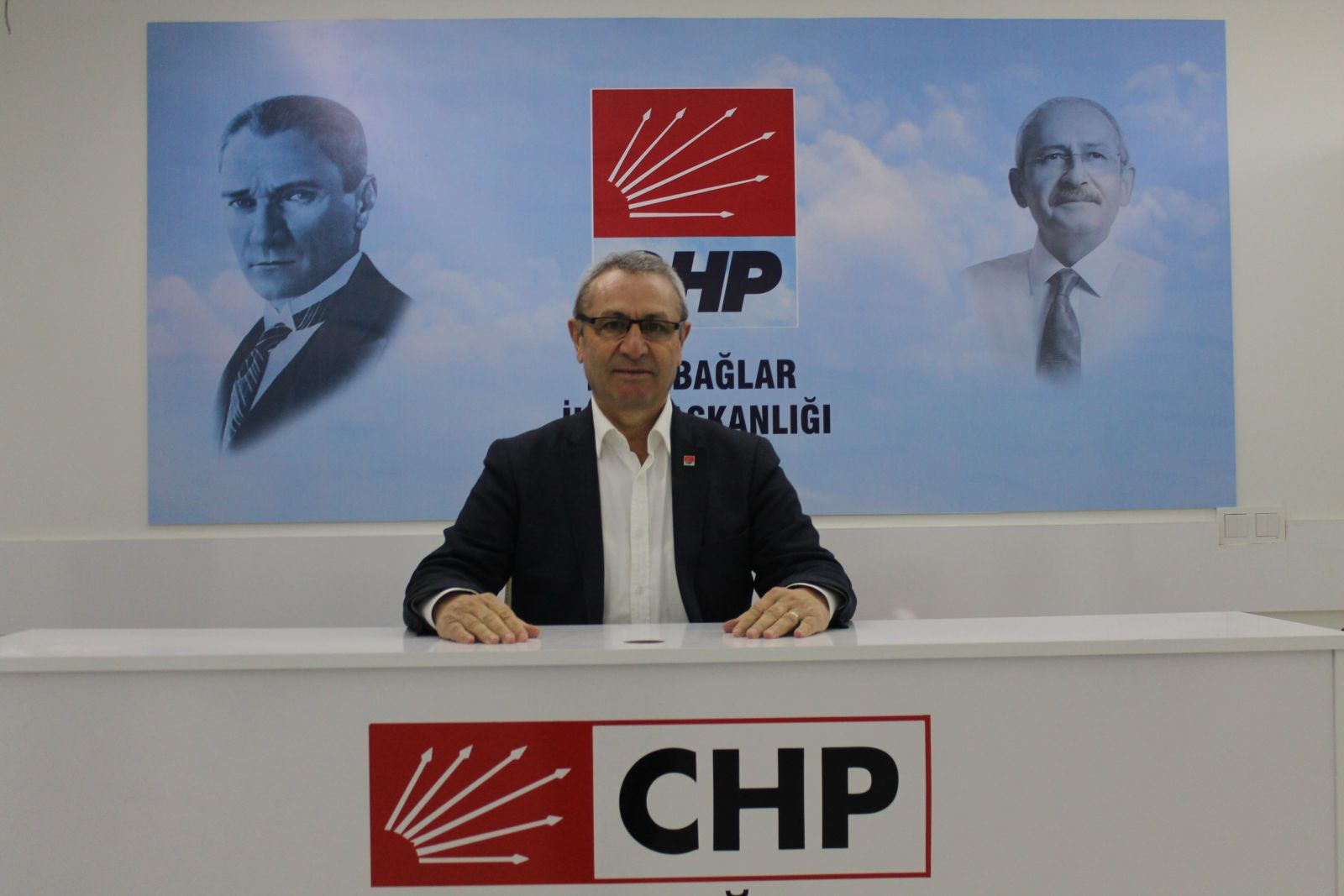 Karabağlar'da CHP Yeni Binasına Taşınıyor