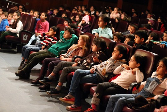 Çocuklar Tiyatroya Doysun Diye