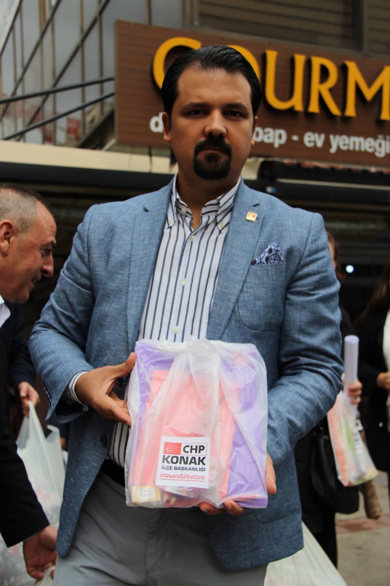 Konak CHP'den Eğitime Destek