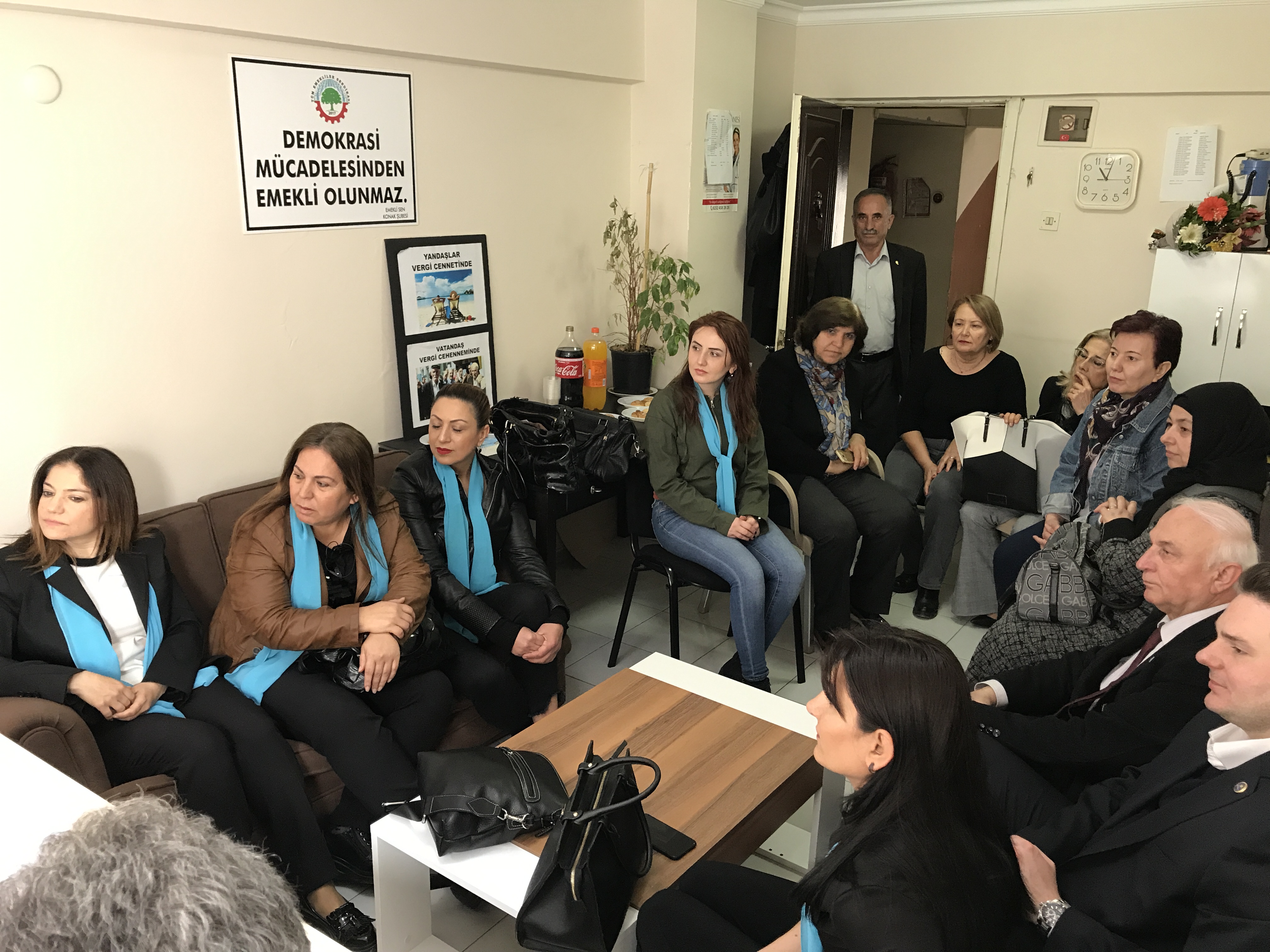 İYİ Parti İzmir İl Yönetimi Emekli-Sen' i Ziyaret Etti