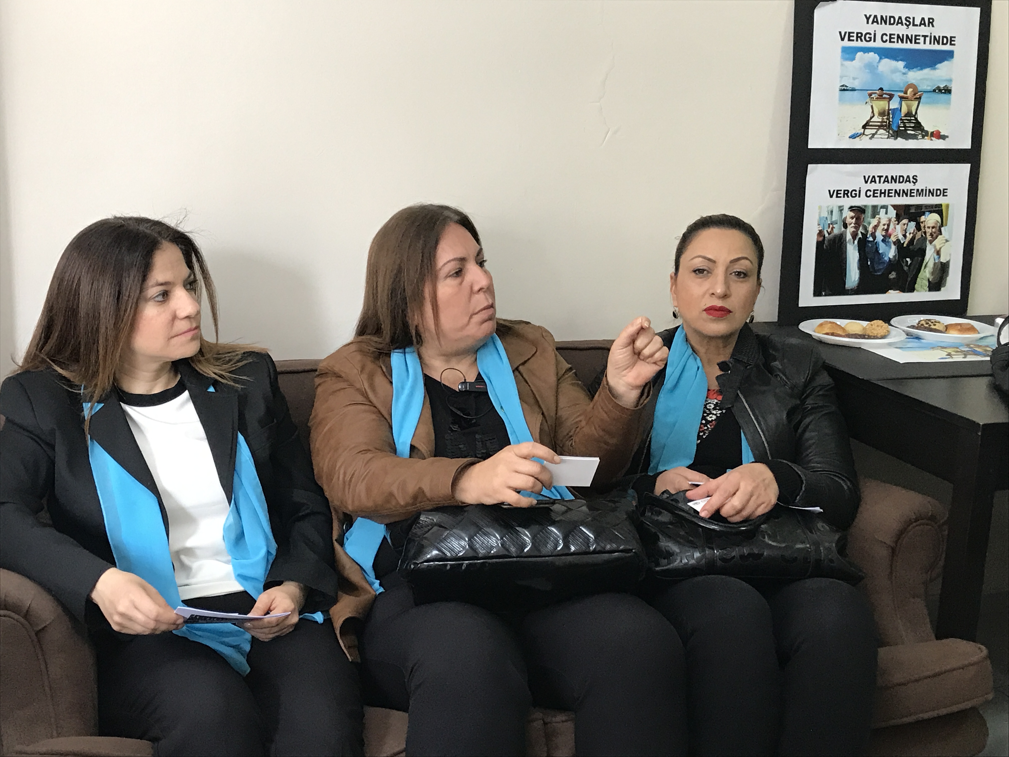 İYİ Parti İzmir İl Yönetimi Emekli-Sen' i Ziyaret Etti