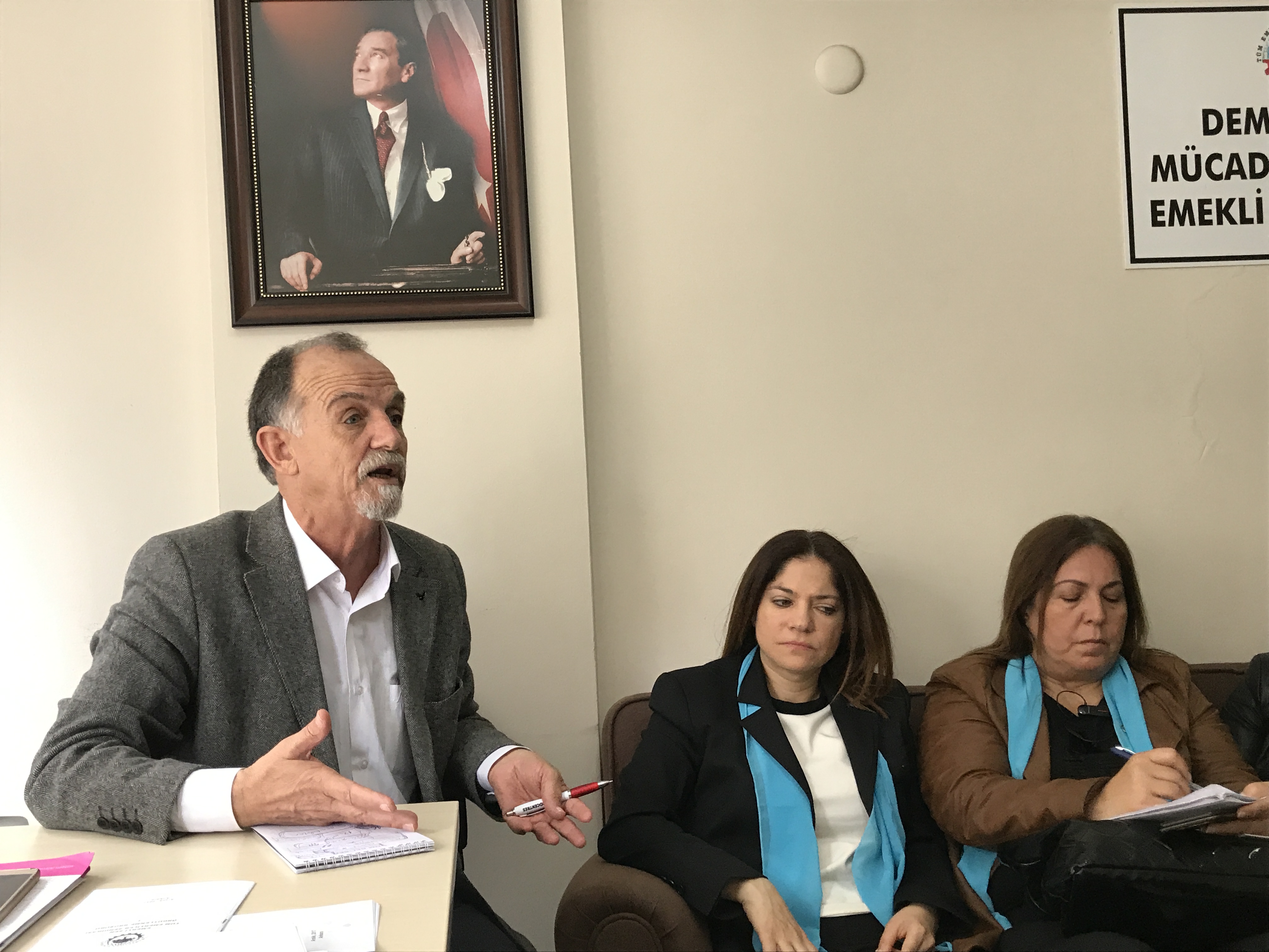 İYİ Parti İzmir İl Yönetimi Emekli-Sen' i Ziyaret Etti