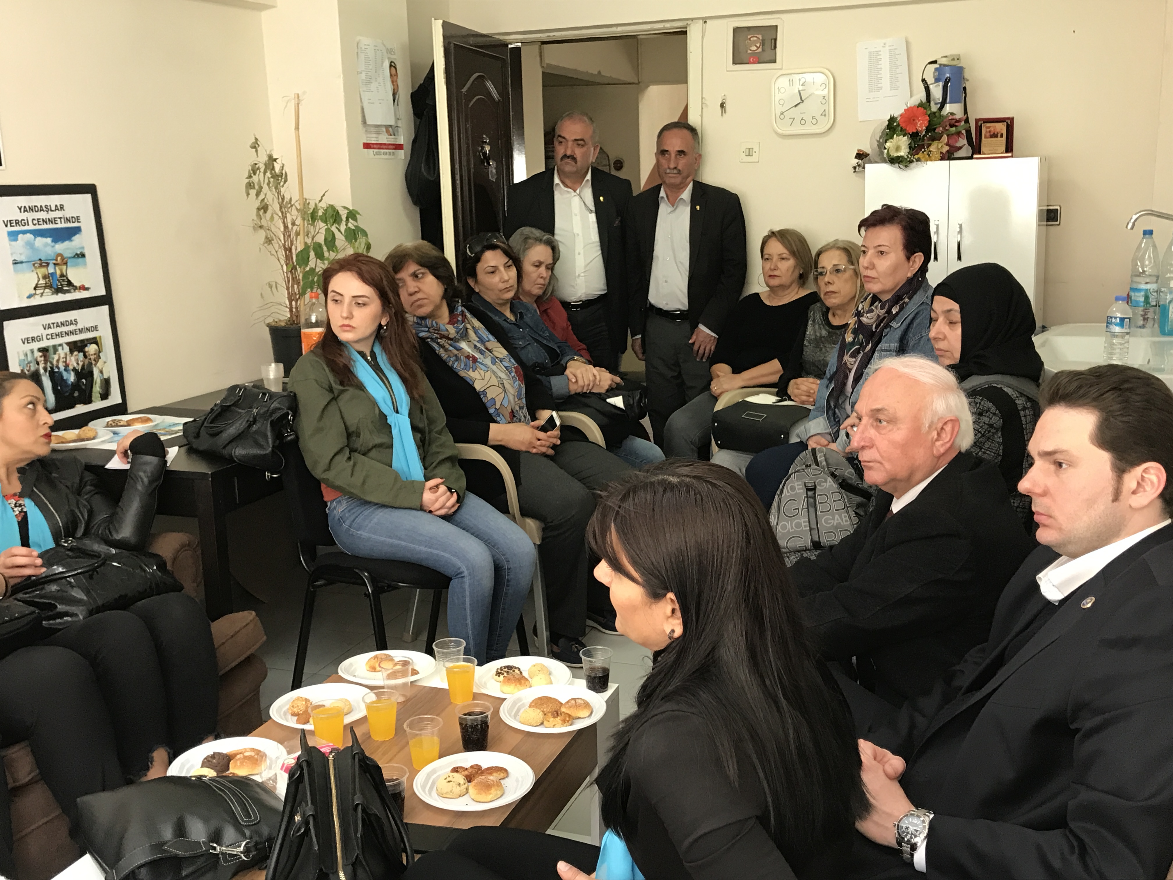 İYİ Parti İzmir İl Yönetimi Emekli-Sen' i Ziyaret Etti