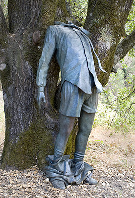 İzmir Büyükşehir Belediyesi’nin diktiği kadın heykeli iddiası