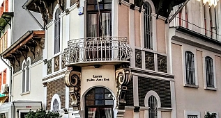 İzmir'in Tarihi Yapıları