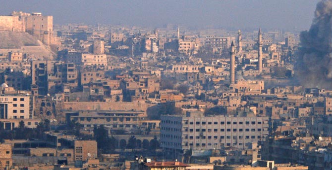 100 Çocuğun Mahsur Kaldığı Binaya Ağır Saldırı