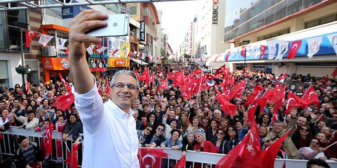 10 Bin Kişiyle İzmir Marşı!