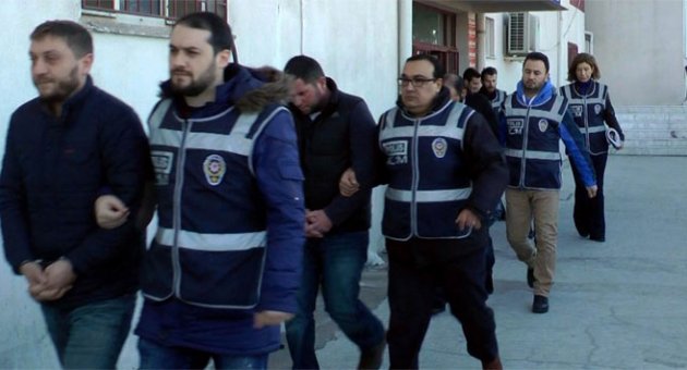 12 göçmen kaçakçısı yakalandı