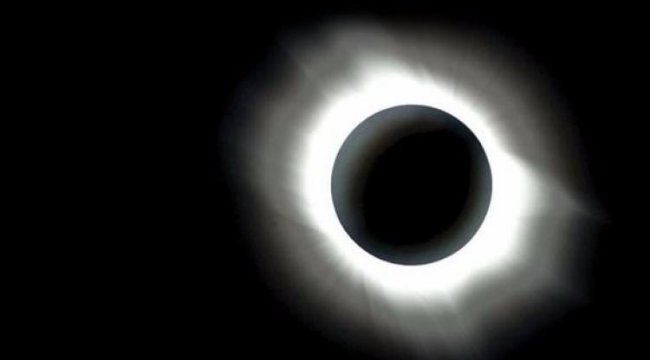 Amerikalılar Güneşe Tutuldu