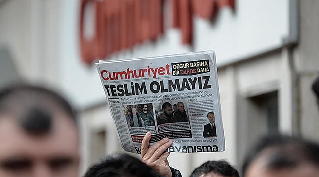 'Bedeline Katlanırız ama Tek Tip Kıyafet Asla Giymeyiz'