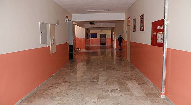 Belediye, Okulları Pırıl Pırıl Yapıyor