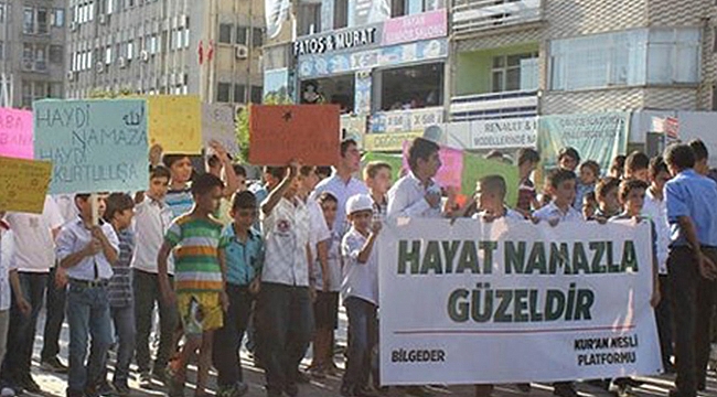 Çocuklara Bunu Yaptırdılar: Namaz Eylemi