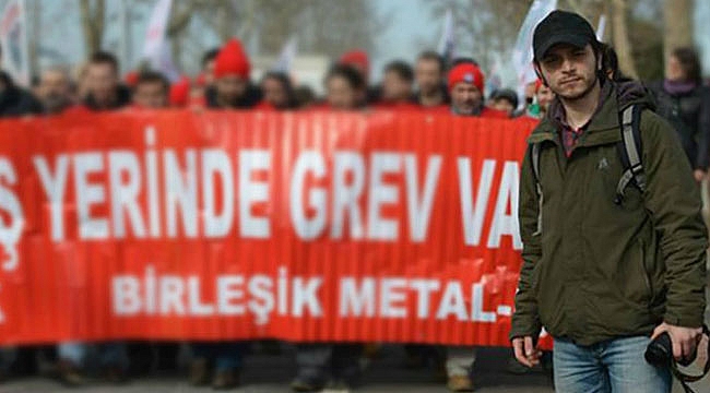 Gazeteciye ‘3 Yaşında Marksizm Kitabı Yazdın’ Suçlaması