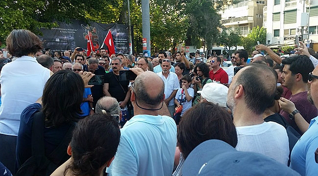 İzmir Atatürk Lisesi Mezunları'ndan İslami Eğitime Tepki: Sessiz Kalmayacağız