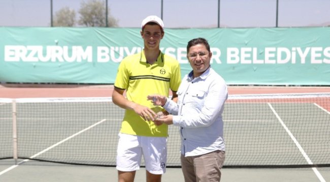 Kardelen Cup'ta Şampiyon Lucas Catarina Oldu