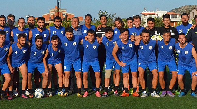 Şampiyon Sahaya İndi