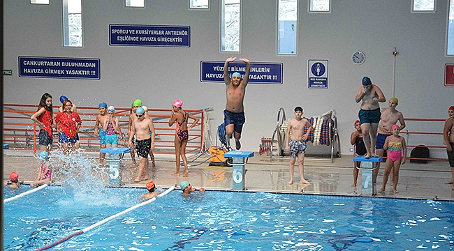 Yaz Okulunda Mezuniyet Sevinci