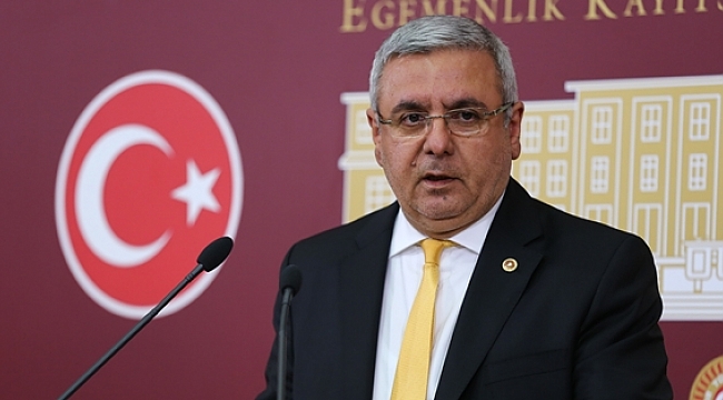 AKP'li Metiner: 'Kraldan Çok Kralcılık' Diyerek Erdoğan'ı Savunanları Suçlayanların Geçmişteki Övgüleri Arşivlerde Saklı