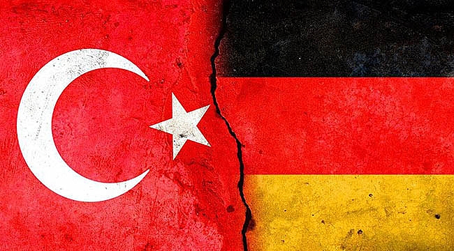 Almanya Türkiye’den Gelen Silah Taleplerini Askıya Aldı