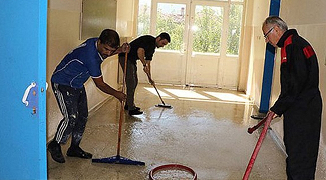 Bakanlık Kendi İşini Öğretmene Yaptırıyor