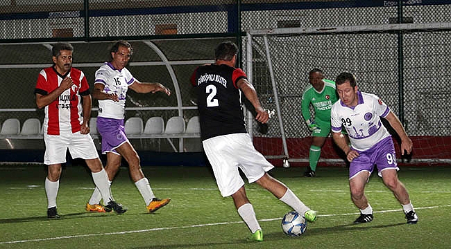 Bayraklı’da Dernekler Turnuvada Buluştu