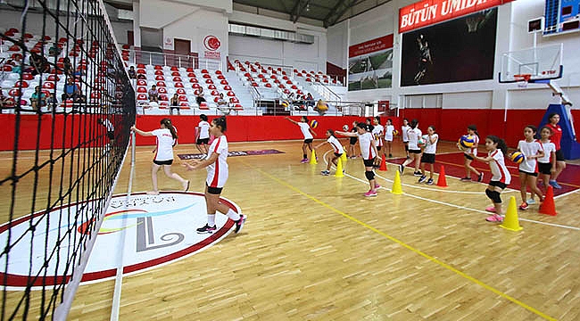 Bayraklı’da Yaz Spor Okullarına Yoğun İlgi