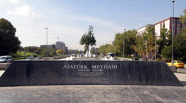 Belediyeden Düzeltme: Yıkılan Atatürk Meydanı Yenilenecek