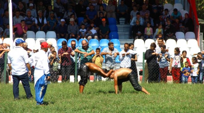 Çanakkale Kahramanı Anısına Yağlı Güreş