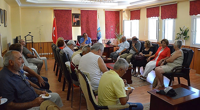 Dikili&#039;de Bayram Coşkusu Sokaklara Yansıdı