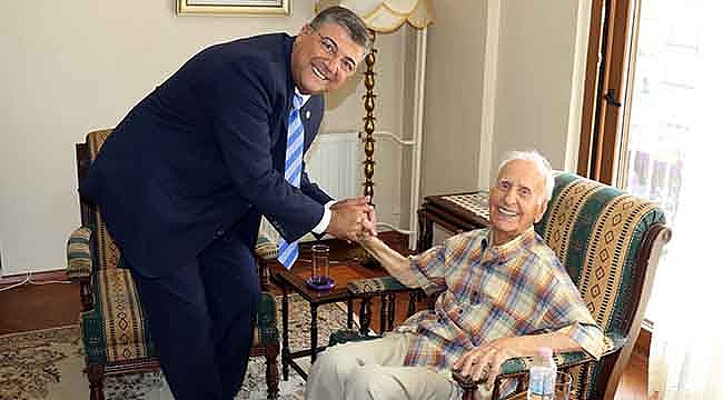 İzmir’in ilk ve İkinci Genel Sekreterleri Bir Arada