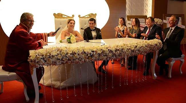 AKÇA HOLDİNG’TE DÜĞÜN MUTLULUĞU