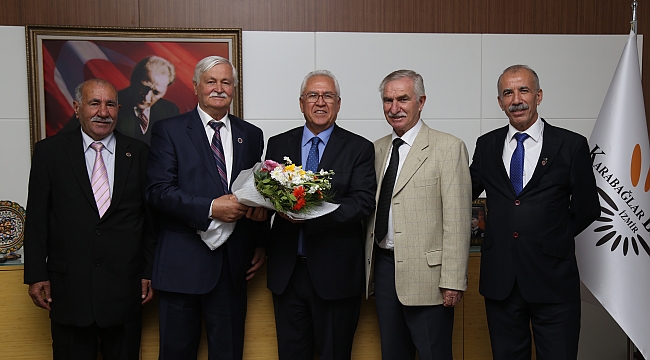 Başkan Selvitopu muhtarları makamında kabul etti