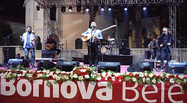 Bornova’da Cumhuriyet Kutlamaları Grup Mecaz’la Başladı