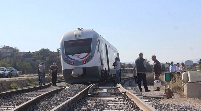 Denizli-İzmir seferini yapan yolcu treni raydan çıktı